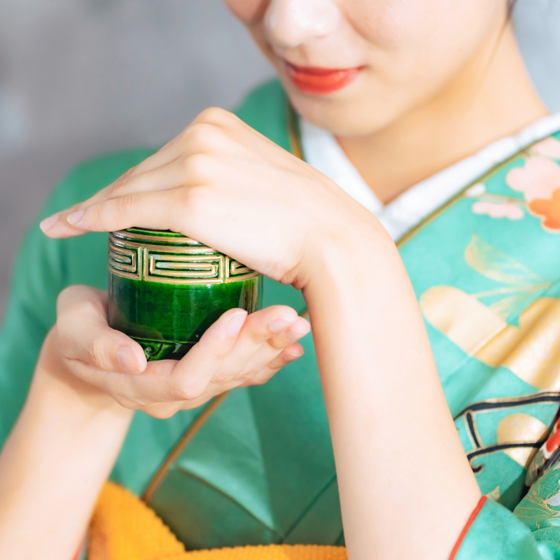 香りを聞く、美の遊び